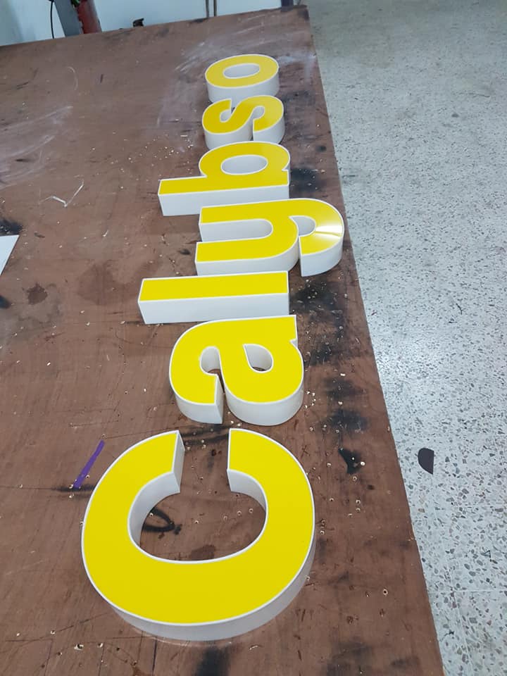 Fabrication Lettre lumineuse LED, lettres 3D, Lettres boîtiers, lettres rétroéclairées, lettres découpées en PVC - Marrakech